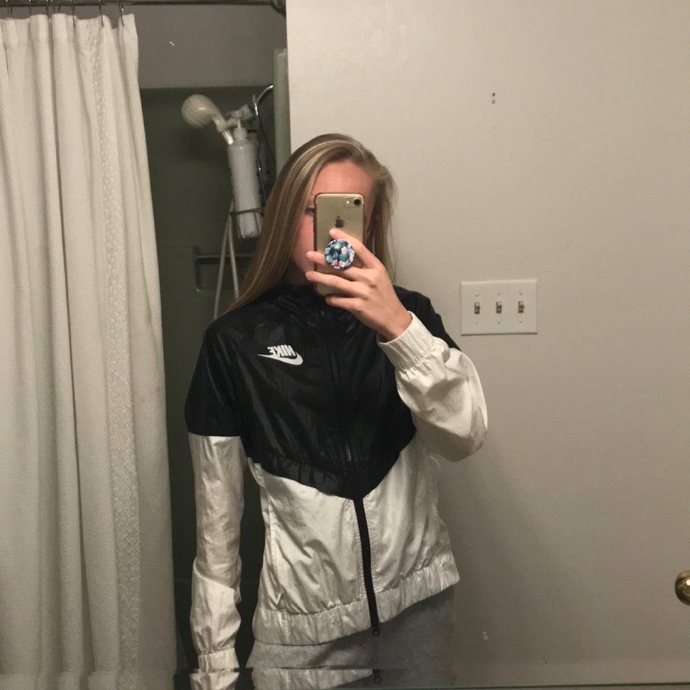 Women’s Nike Windrunner